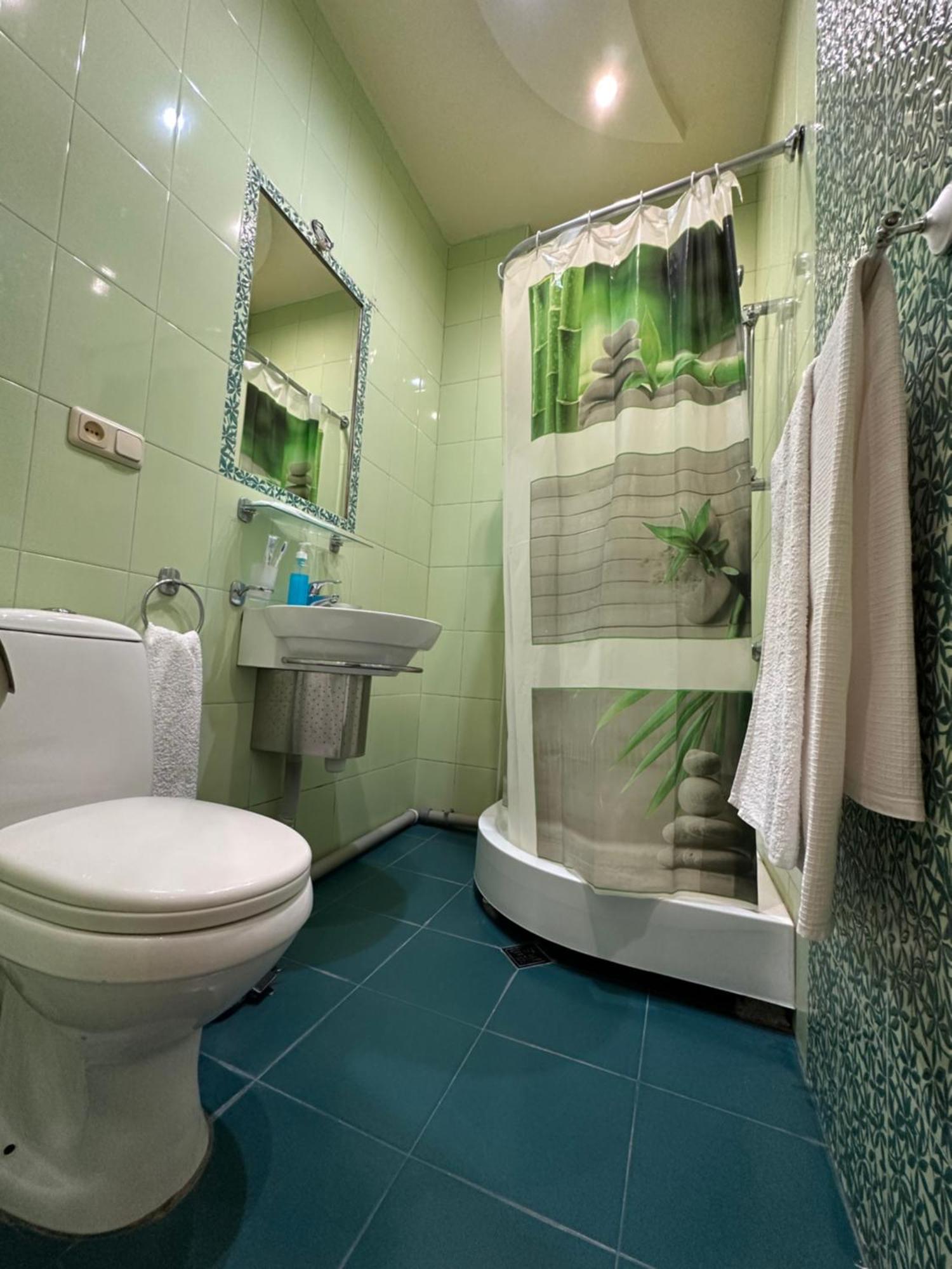 יירבאן Royal Plus Hotel מראה חיצוני תמונה